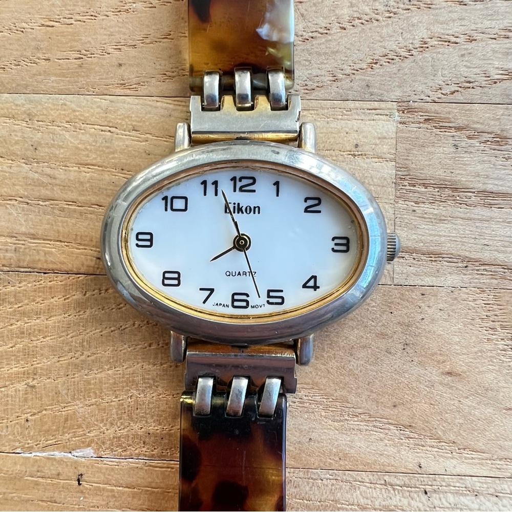 Eikon ladies acrylic tortoise shell fashion watch NEW BATTERY